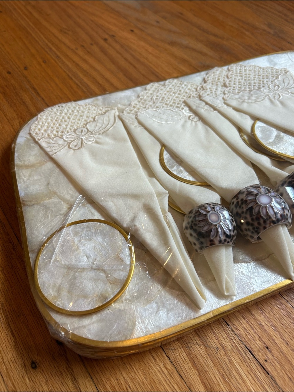 Capiz Shell Table Setting Set - Picture 2 of 9
